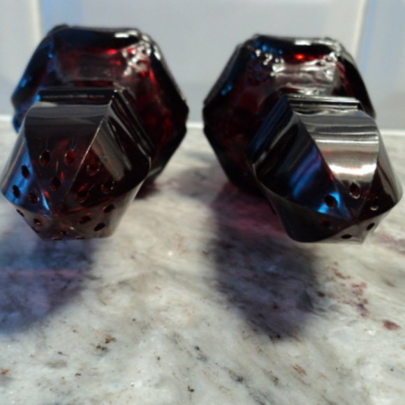 Avon Cape Cod ruby red glass salt & pepper set - Picture 2 of 4